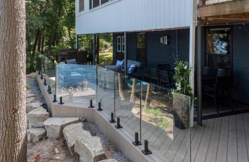 Muskoka Lakes House | 4Bdrm Muskoka Retreat, Fire Table, Games, Netflix