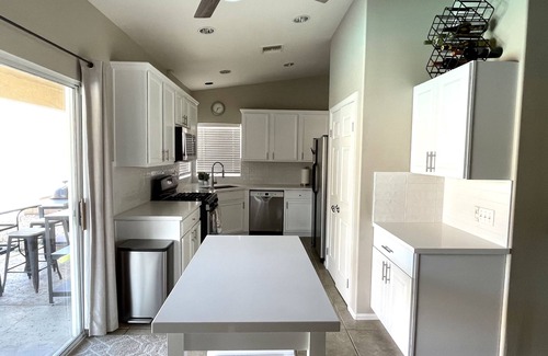 Desert Hot Springs House | 4BED/2BA PRIVATE SALTWATER POOL & SPA, LARGE UPGRADED FAMILY HOME, EASY CHECK-IN