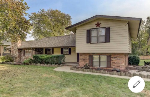 West Omaha House | 4bed/2bath retreat:Modern comfort, timeless charm. Your Ideal short-term escape.
