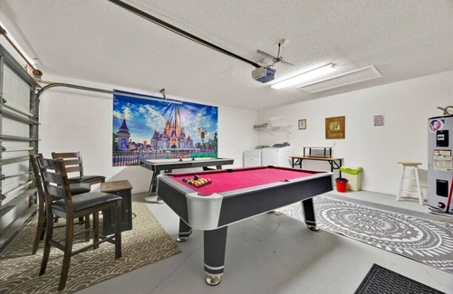 Westridge House | 4Bed 3Bath Private Pool Sunrise Retreat
