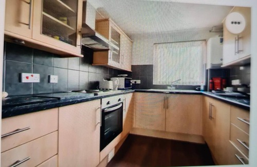 Chatham House | 4bed Castle in Medway Free Sports Channel Parking