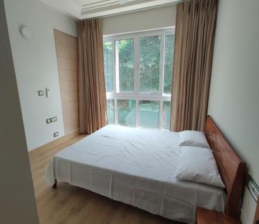DLF Phase 5 Apartment | 4BHK Luxury Apartment in Gurugram bnb