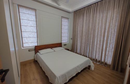 DLF Phase 5 Apartment | 4BHK Luxury Apartment in Gurugram bnb