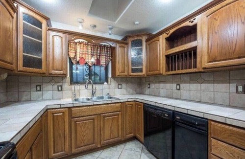 Las Cruces House | 4BR/2.5BA w/Fully operational Hot tub - Near NMSU