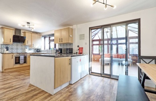 Rivenhall House | 4BR 2BATH House with FREE Parking in Rivenhall