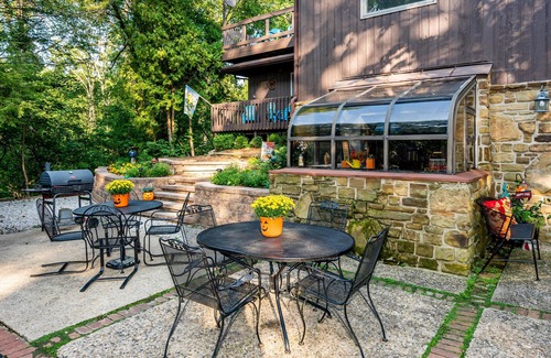 Helmsburg House | 4BR, 3.5 BA Home