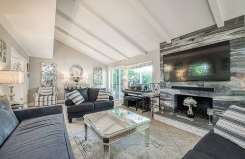 Mission Viejo House | 4Br/3Ba Gem in So. Orange County! Enjoy Lake & Pool Access. Your perfect retreat