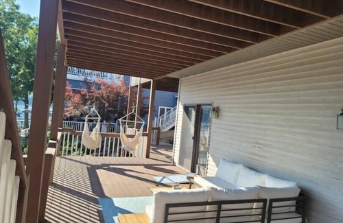 Gravois Mills House | 4BR 4BA lake front w/Dock & Kayak across Coconuts