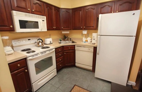 Williamsburg House | 4BR/4BA, Sleeps12. 4.5 resort. Vacation Village at Williamsburg near Theme Parks