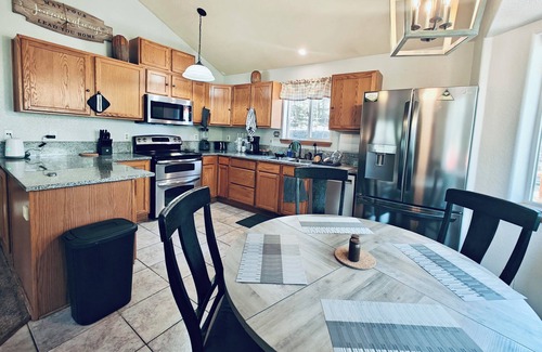 Florissant Cabin | 4BR Colorado Cabin w/Wrap-Around Deck Near Fossil Beds National Monument