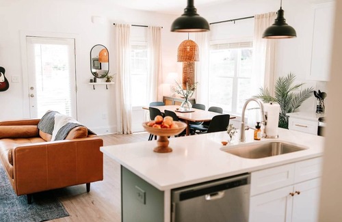 Athens House | 4BR Game Day Escape by MHM Luxury Properties