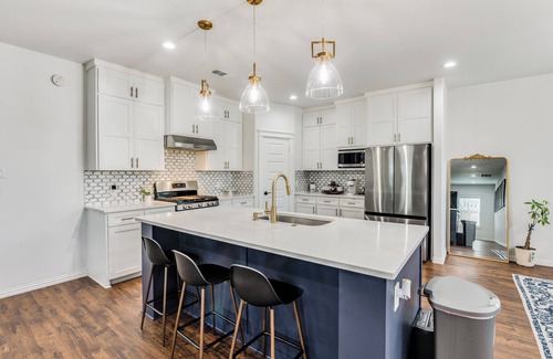 Cedar Crest House | 4BR home in Dallas with modern amenities, private yard, and great location!