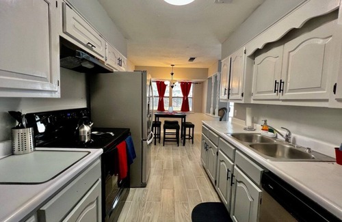 Universal City House | 4BR Home w/Pool Furnished Extended Stay near Randolph AFB Fast Wi-Fi W/D