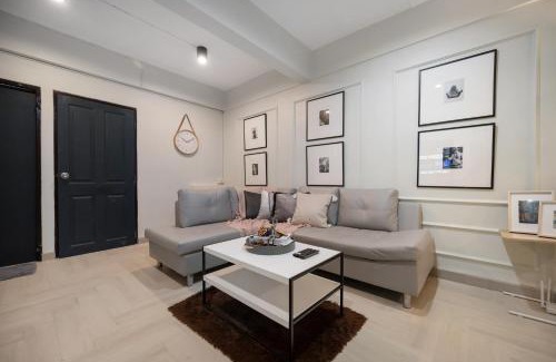 Chom Phon House | 4BR house MRT subway 250m Chatujak Market wi-fi