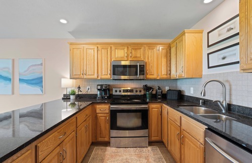 Onamia House | 4BR Lakefront Townhome with Stunning Mille Lacs Lake Views in Onamia