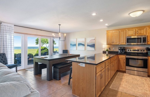 Onamia House | 4BR Lakefront Townhome with Stunning Mille Lacs Lake Views in Onamia