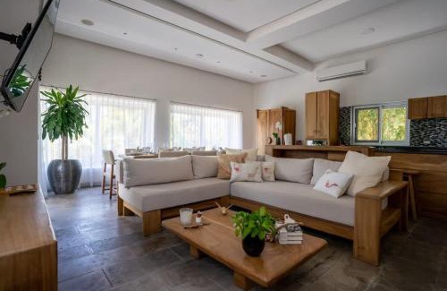 Playacar Fase I House | 4BR Luxury Beach Villa w/Premium Amenities