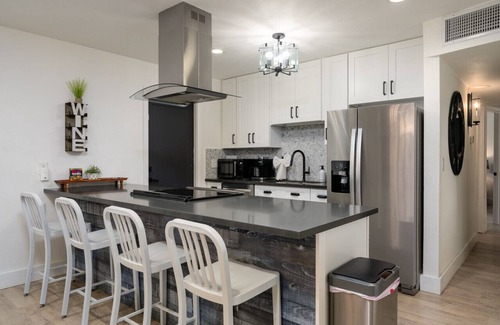 New Papago Parkway House | 4BR Mod House | Pool + Spa + Grill | Near Old Town
