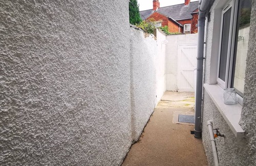 Queens Quarter House | 4BR Modern Botanic House
