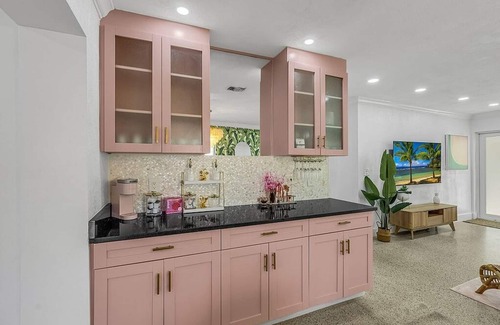 Wilton Manors House | 4BR Oasis Pool Putting Green