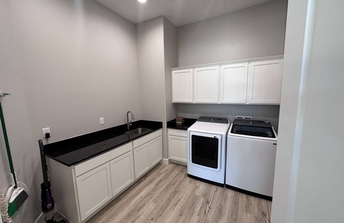Mesquite House | 4BR Oasis Pool Spa Near Golf & Casinos