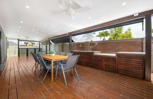 Benowa House | 4BR Oasis with Pool, Cinema Room & Office Room
