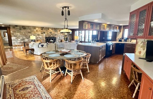 DownEast and Acadia Maine House | 4BR Oceanfront 0.5miles to Acadia [Schooners Edge]