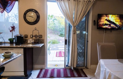 Sunrise Manor House | 4Br Perfect 3,000 SqFt HOUSE 5st