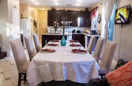 Sunrise Manor House | 4Br Perfect 3,000 SqFt HOUSE 5st