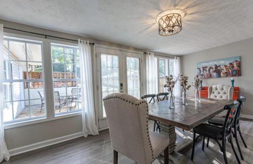 Cartersville House | 4BR Ranch Style Home A Mile From Historic Downtown
