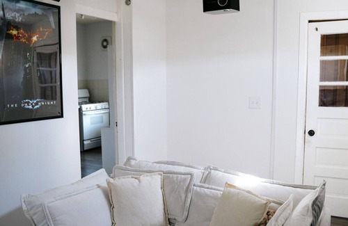 Belmont Cragin House | 4BR Retreat w/Theater, Game Room & Backyard