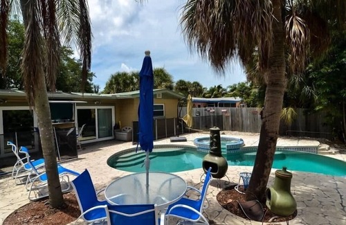 Siesta Key Village Apartment | 4BR Spacious Paradise