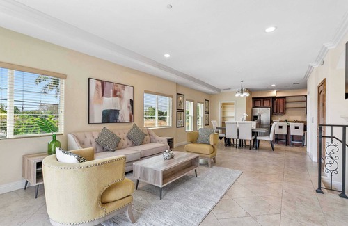 El Rancho House | 4BR Townhouse in Serene|Gated Community|Fully Furnish|Garage Access #42081