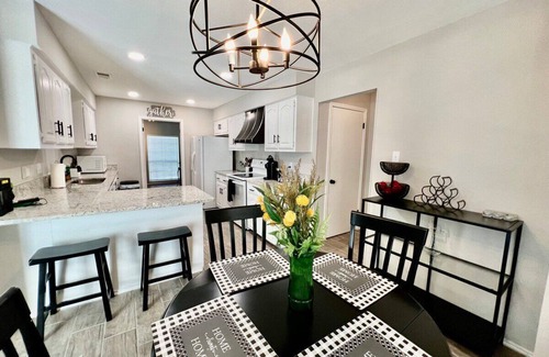 Universal City House | 4BR Universal City Furnished Relocation Stay Near Randolph AFB Wi-Fi W/D