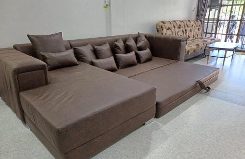 Hat Yai House | 4BR Villa, 6min to Lee Garden, 22 PAX - Paradise Found