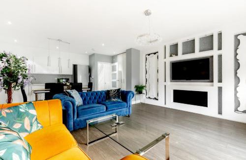 Borehamwood House | 4BRHouse with Free Parking for Contractors&Families Sleep 8