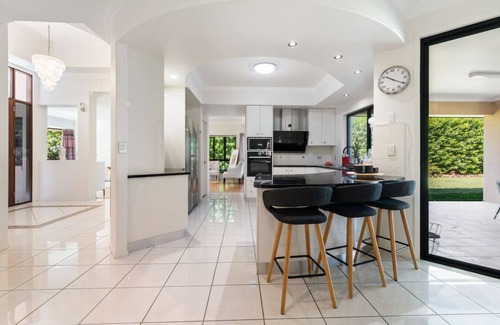 Parkinson House | 4BSpacious Cozy Family Entertained home @Parkinson
