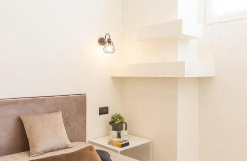 Zona Solari Apartment | 4FO6 Navigli-Duomo -Yellow Chic Apartment -