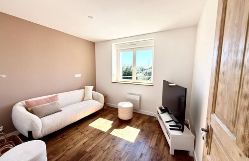Pouldreuzic House | 4km from the beach - House renovated in 2025