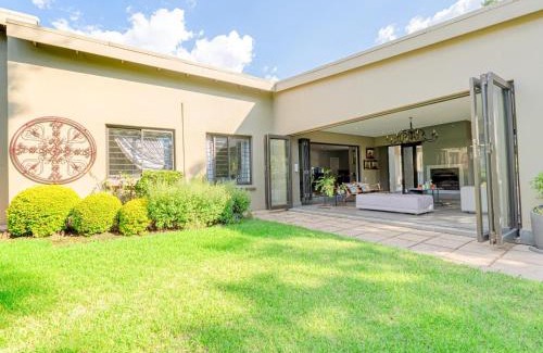 Greater Johannesburg Metropolitan Area Villa | 4onJuweel