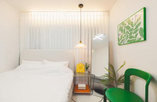 Cheonho-dong Apartment | 4people,2beds 2rooms, STAY SOGONGD, 3mins walk from Gangdong Station, Lotte World, KSPO Dome