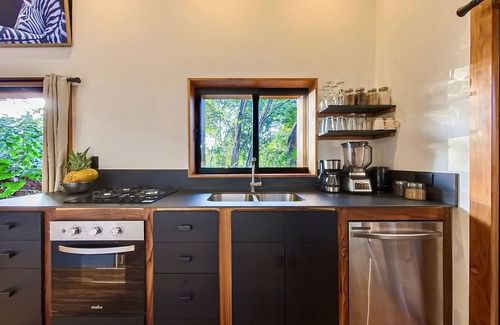 Ostional Cottage | 4x4 ONLY/Luxury Jungle Experience in a TinyHouse + Jacuzzi