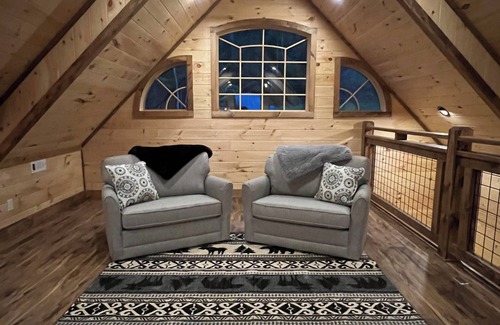 Unaka Cabin | 5,000 sqft Mountain Escape with the Luxury of Modern Living-Game room w/Bar