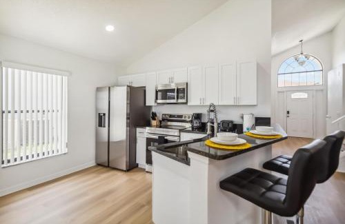 Lake Davenport Estates House | 5-3 Private Pool House Near All Famous Attractions!