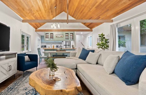 Bremerton House | 5 Acre Waterfront Compound - 5 Homes, sleeping 32!