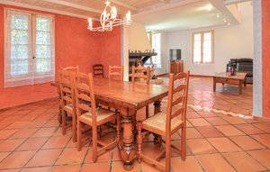 Saint-Pierre-de-Vassols House | 5 bedroom accommodation in St-Pierre-de-Vassols