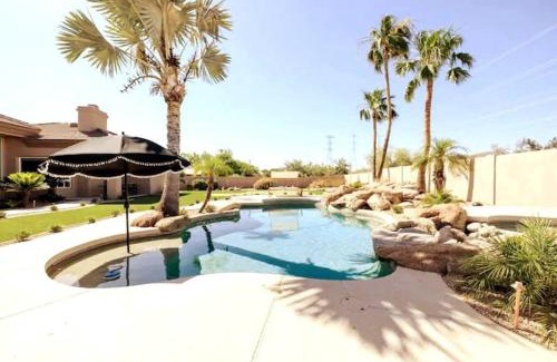 Central Scottsdale Apartment | 5 bd Luxury Oasis Heated Pool Spa Pickle Ball