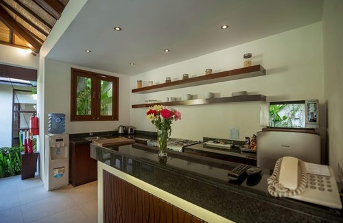 North Legian Villa | 5 Bdr -Last Minute Deal 50%+ OFF!