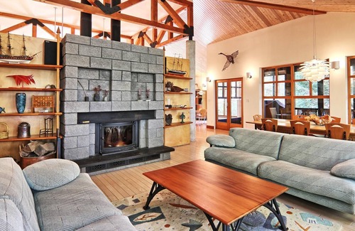 Torrance Cottage | 5 bdrm, 3 bath, Lake Muskoka, Guest Cottage! Private! Sunsets!