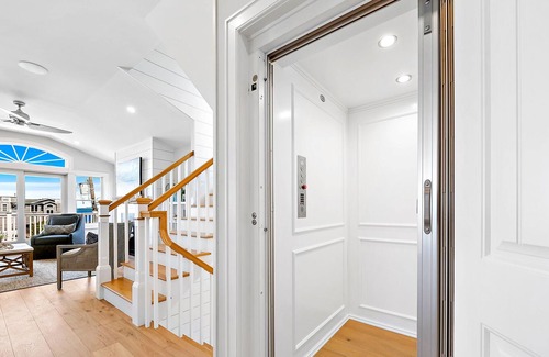 South Beach Haven House | 5 Bdrms - 3 1/2 Baths - Sleeps 16